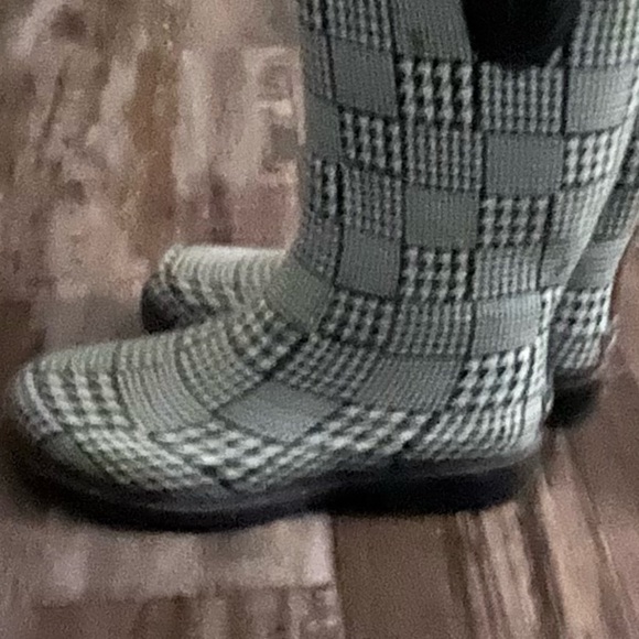 Stylish houndstooth & check Black and White Women's knee high Rain Boots Size 8 - Picture 2 of 5
